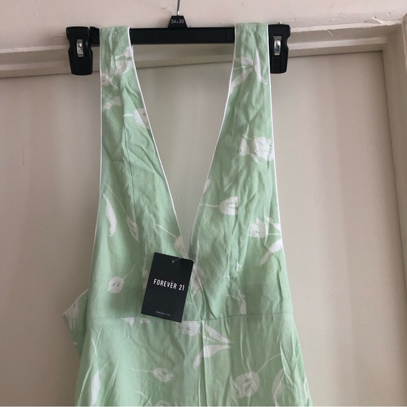 ❤️NWT Forever 21 Green Plunging Floral Tulip High Low Summer Dress Size M - Picture 3 of 7